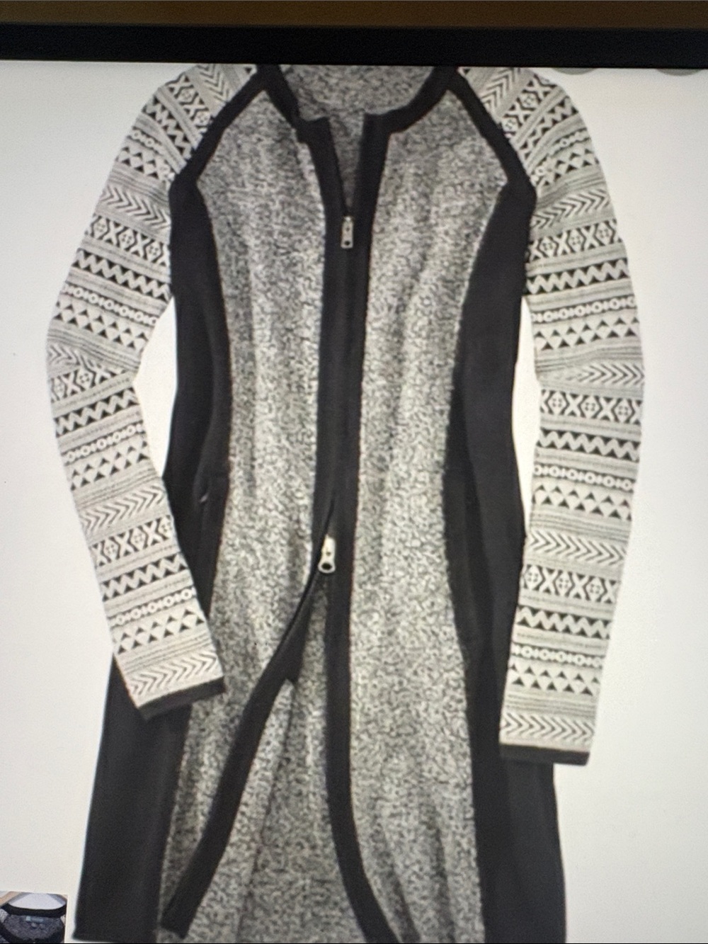 Tilte Nine Long Zip Front Cardigan M